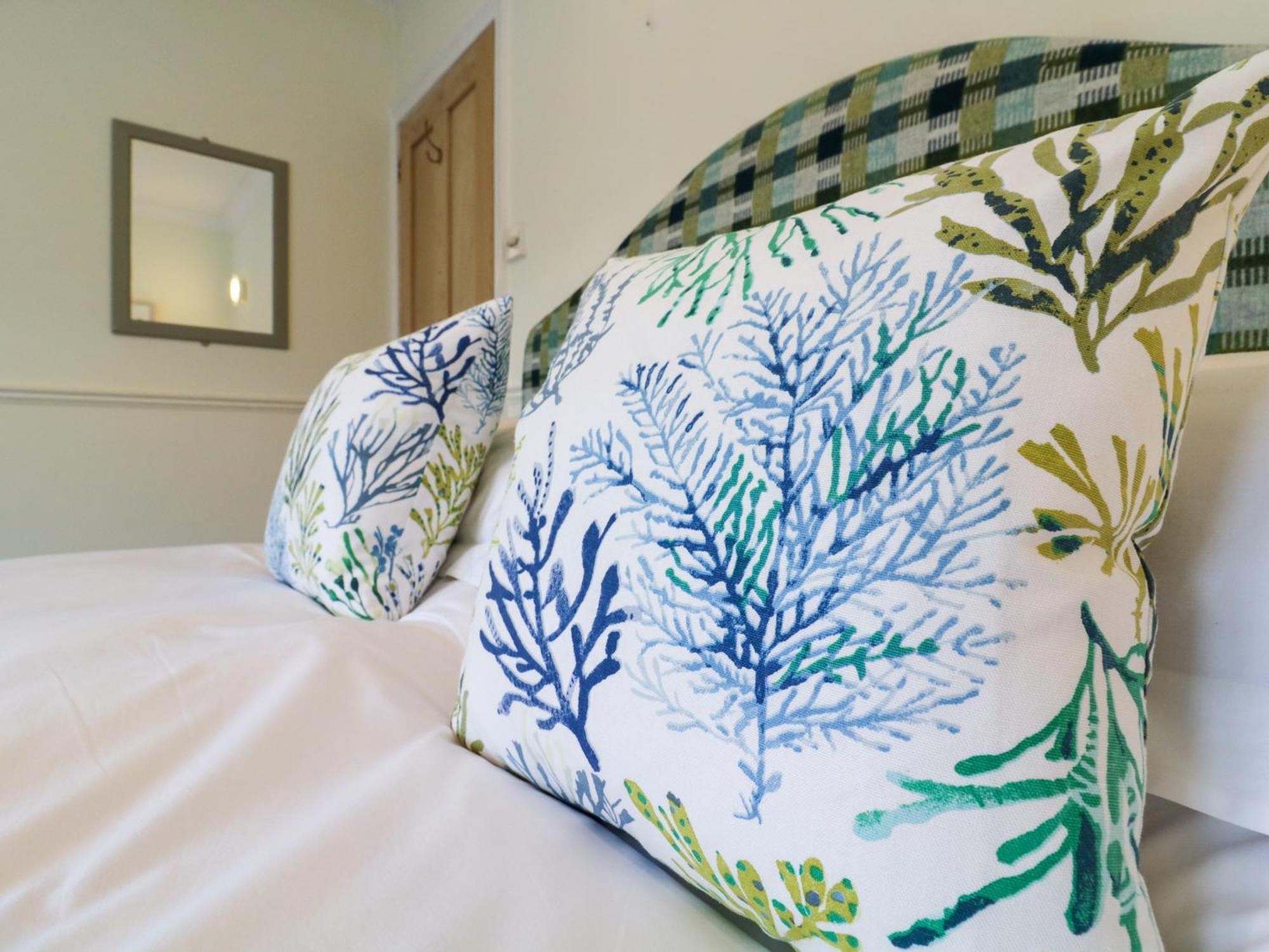Compass Cottage Алдебург Экстерьер фото